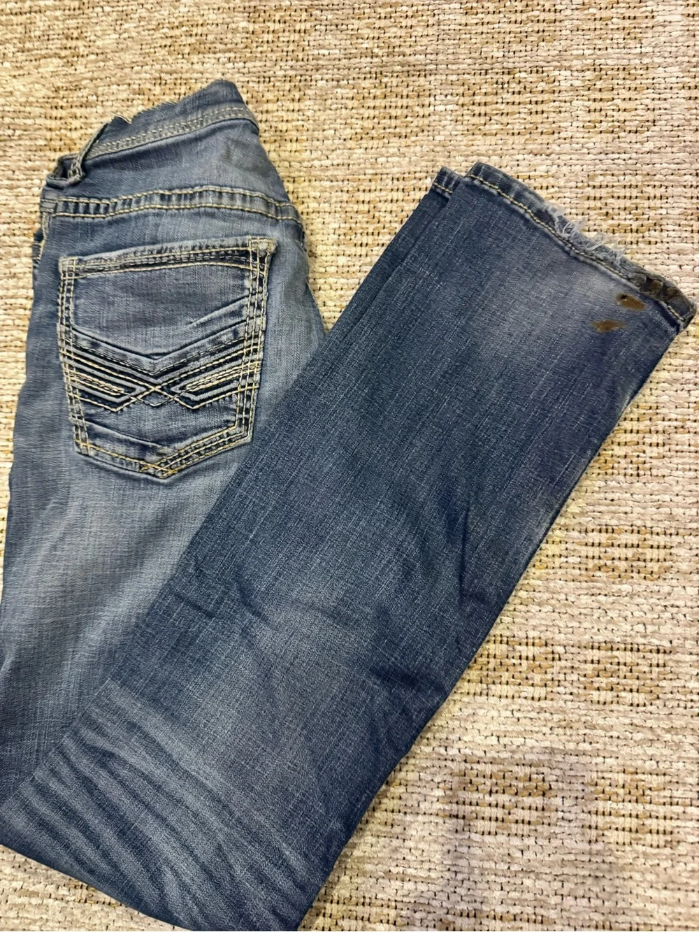 Buckle Men’s Straight Jeans in Dark Blue Wash